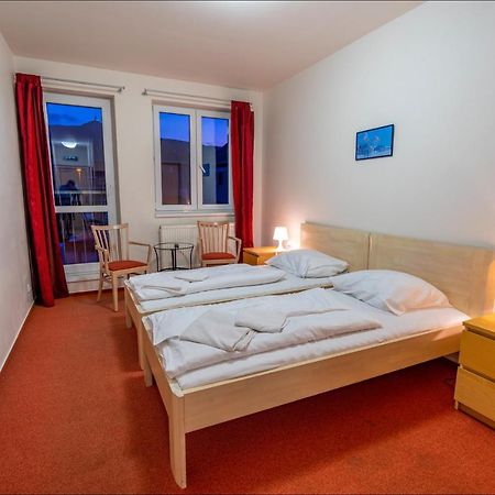 Hotel Petra Ліберець Екстер'єр фото