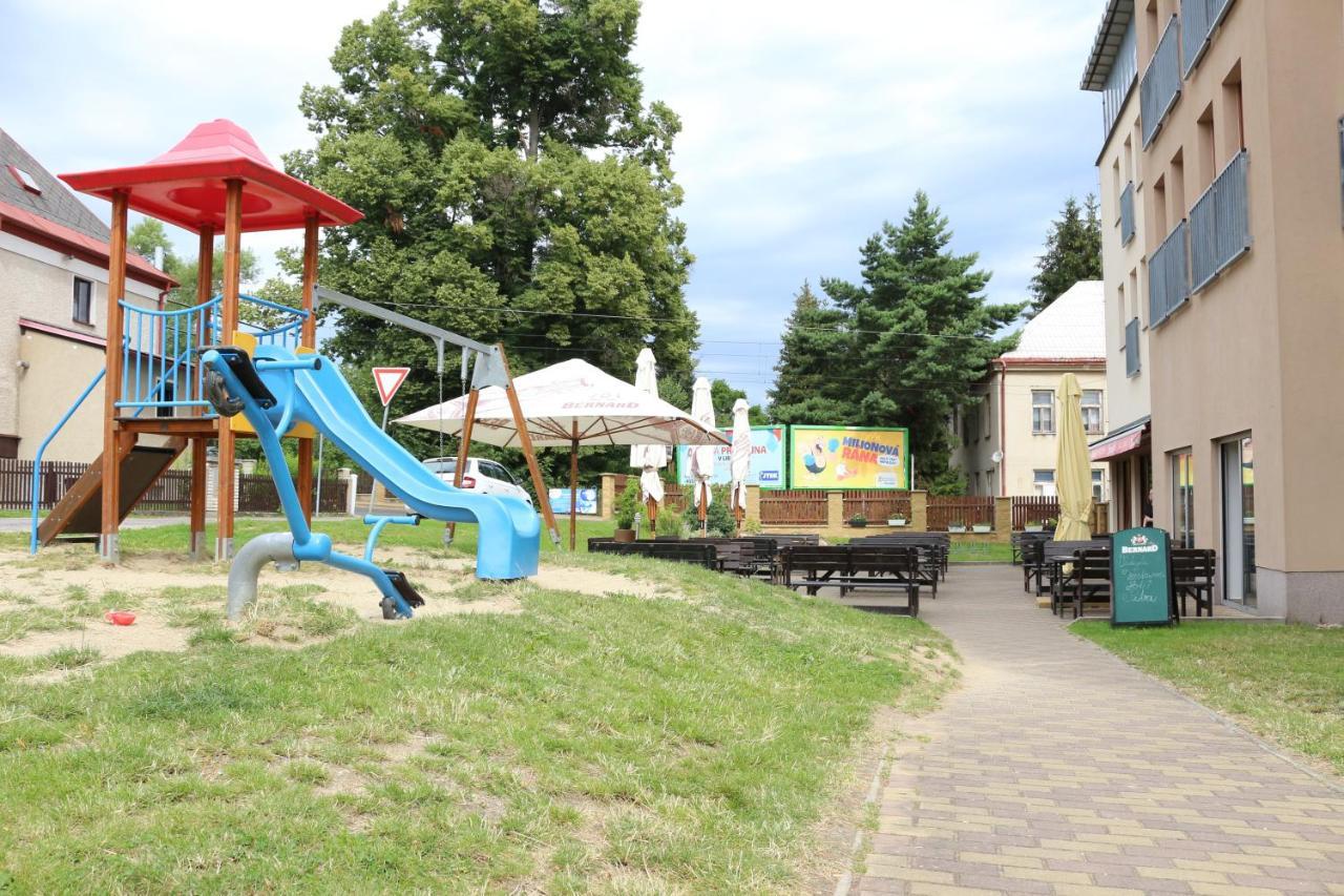 Hotel Petra Ліберець Екстер'єр фото