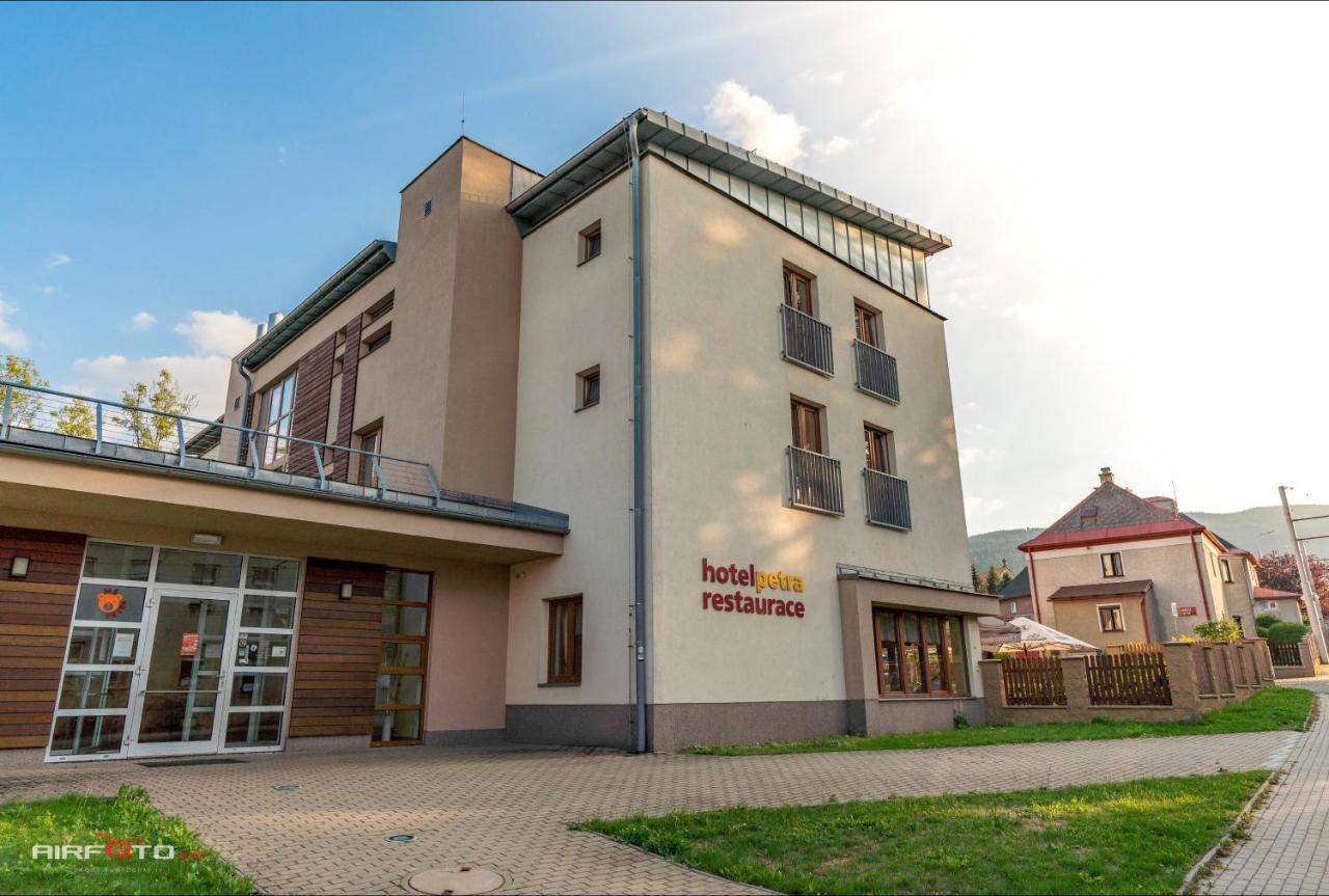 Hotel Petra Ліберець Екстер'єр фото