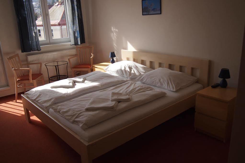 Hotel Petra Ліберець Екстер'єр фото